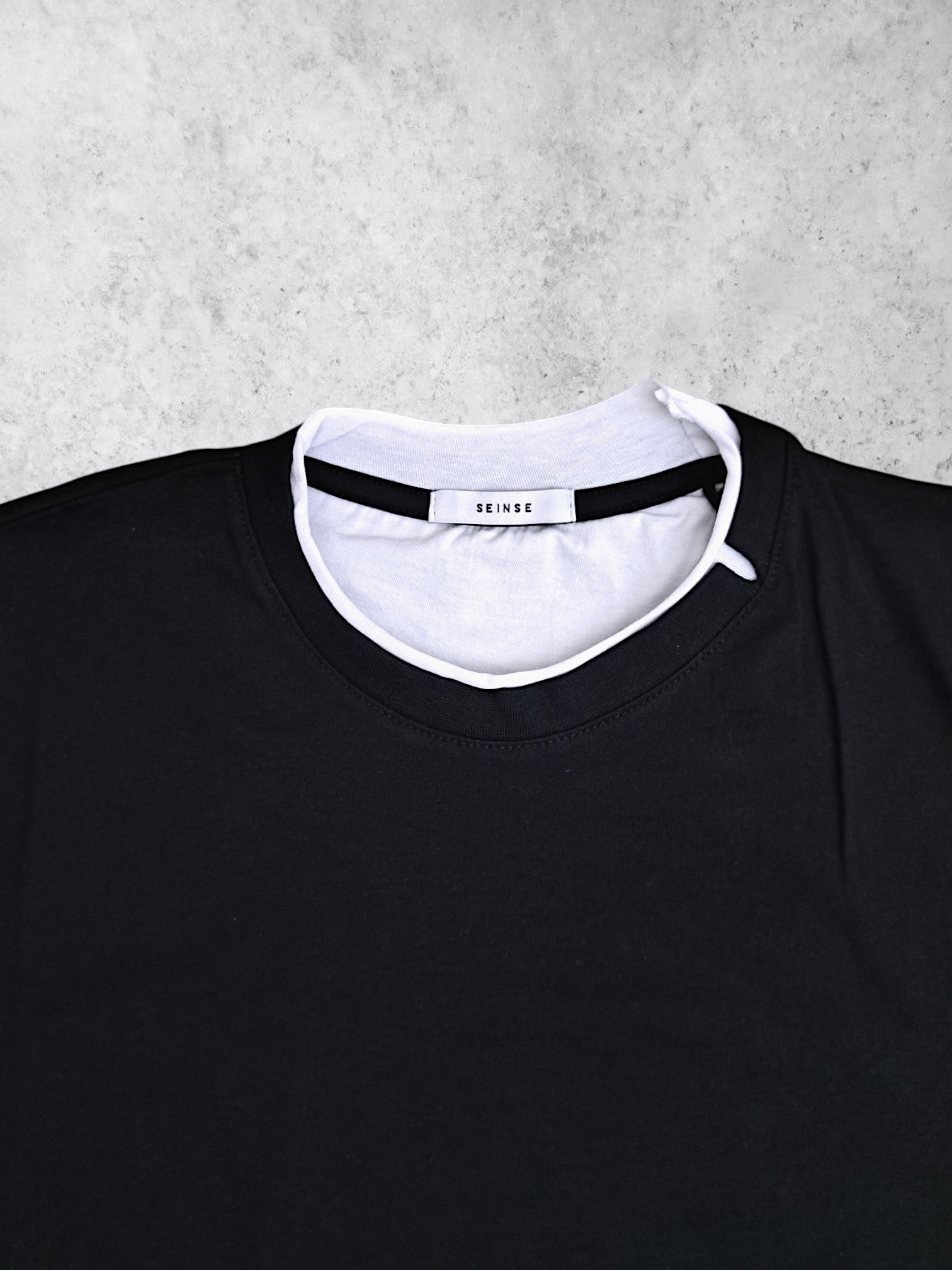 T- SHIRT CONTRASTI Nero